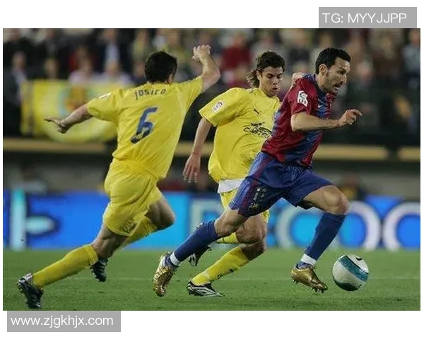 武汉足球队包夹战术革新探讨与未来发展展望